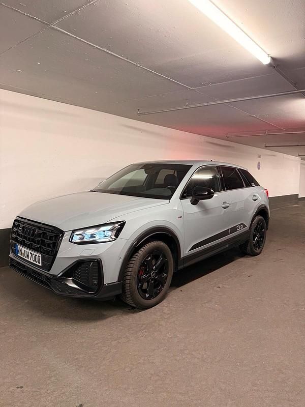 Gebraucht Audi Q2 Edition .1 190 PS (139 kW) 2022 Grau SUV