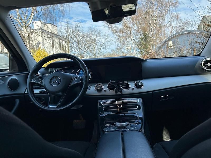 Second-hand Mercedes 220 143 CP (105 kW) 2017 Alb Break
