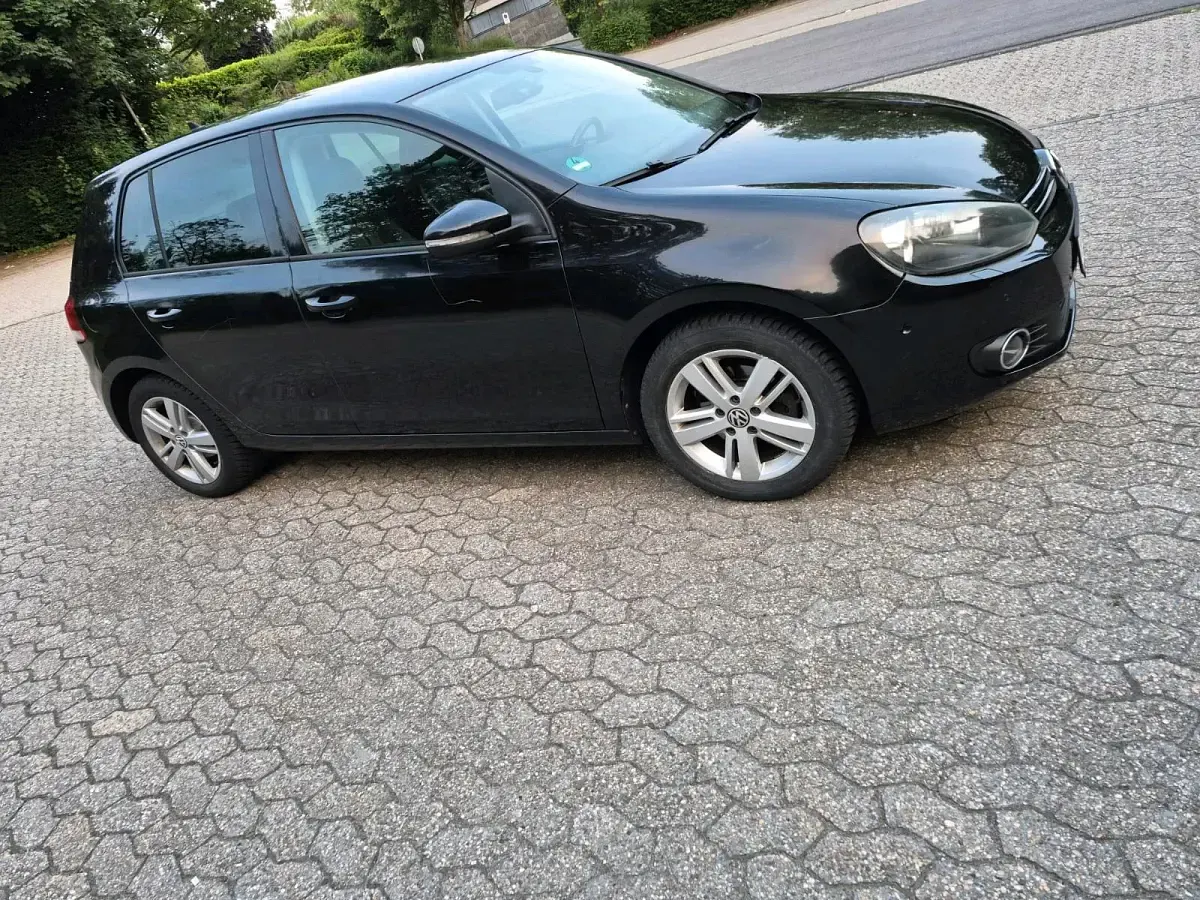 Gebraucht VW Golf VI Style 105 PS (77 kW) 2012 Schwarz Limousine