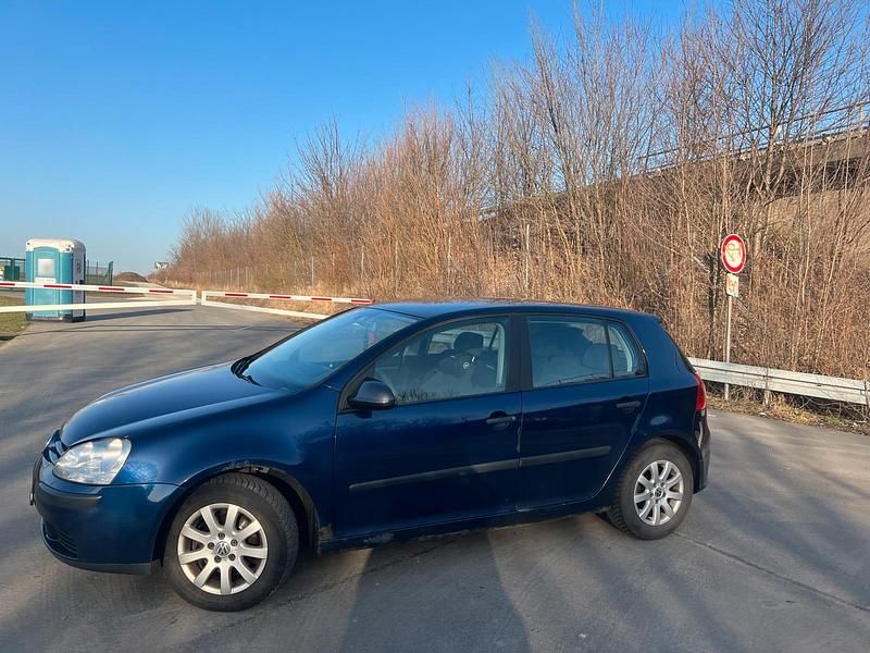 Gebraucht VW Golf IV 75 PS (55 kW) 2004 Blau Kleinwagen