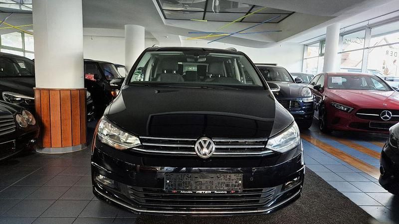 Gebraucht VW Touran Highline 150 PS (110 kW) 2019 Deep black Van / Kleinbus