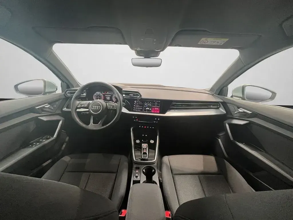 Gebraucht Audi A3 Advanced Plus 150 PS (110 kW) 2025 Pfeilgrau perleffekt (metallic) Limousine
