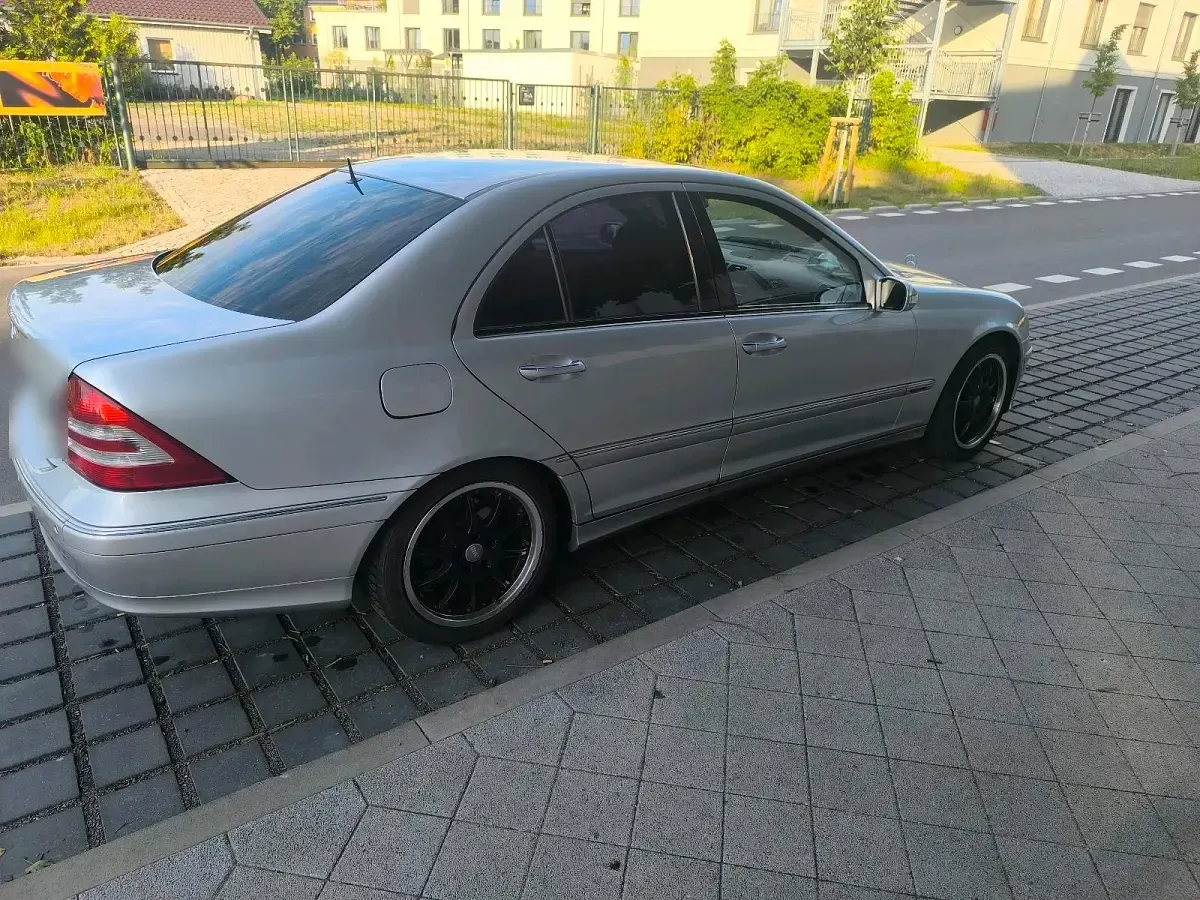 Gebraucht Mercedes C230 197 PS (144 kW) 2005 Grün Limousine