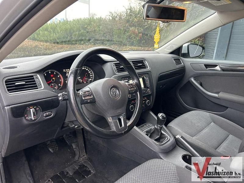 Gebraucht VW Jetta Comfortline 105 PS (77 kW) 2012 Grau Limousine