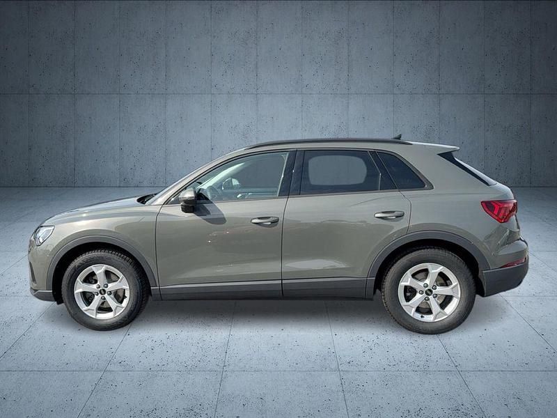 Gebraucht Audi Q3 Sport 150 PS (110 kW) 2024 Chronosgrau metallic SUV