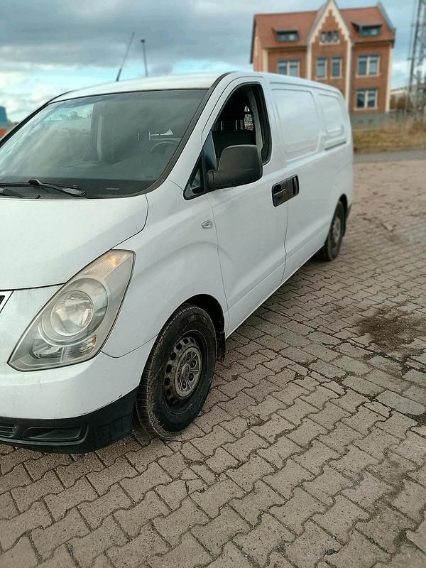 Gebraucht Hyundai H-1 170 PS (125 kW) 2008 Weiß Van / Kleinbus