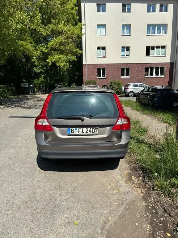 Gebraucht Volvo V70 145 PS (106 kW) 2009 Braun Kombi