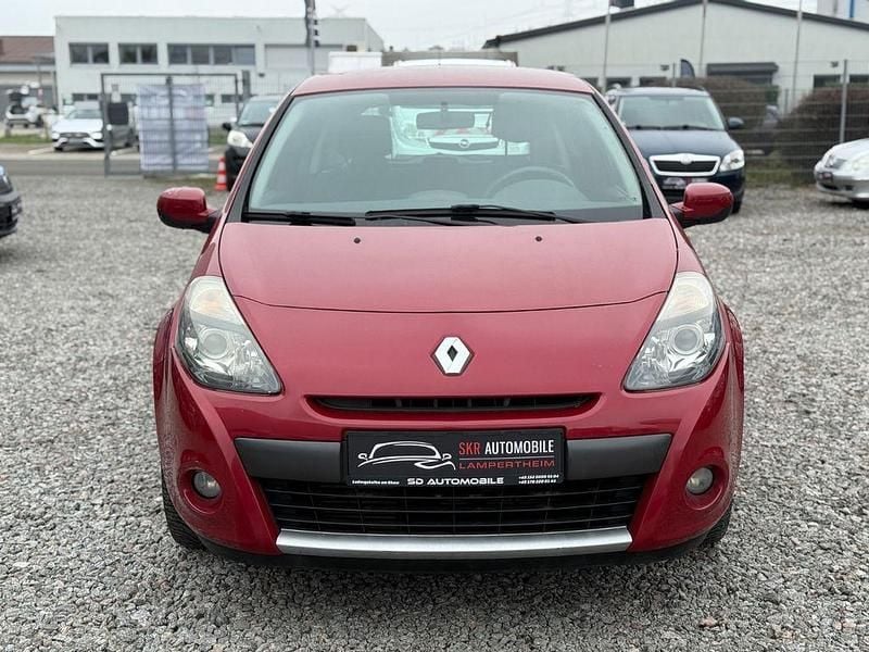 Gebraucht Renault Clio III Dynamique 101 PS (74 kW) 2010 Rot Limousine