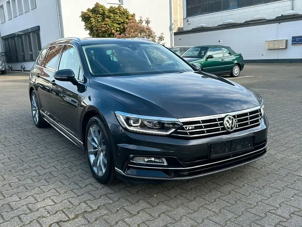 Używany VW Passat Highline 239 KM (175 kW) 2018 Szary Kombi