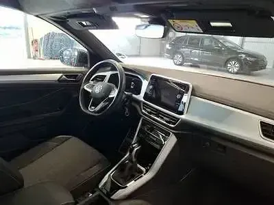 Second-hand VW T-Roc Goal 150 CP (110 kW) 2025 Roșu SUV