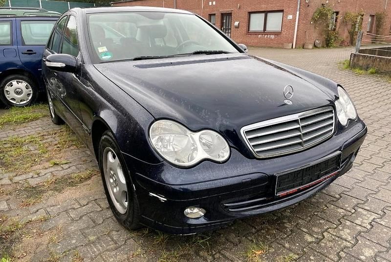 Gebraucht Mercedes C180 143 PS (105 kW) 2005 Blau Limousine