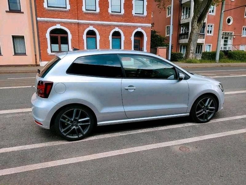 Gebraucht VW Polo 90 PS (66 kW) 2017 Grau Limousine