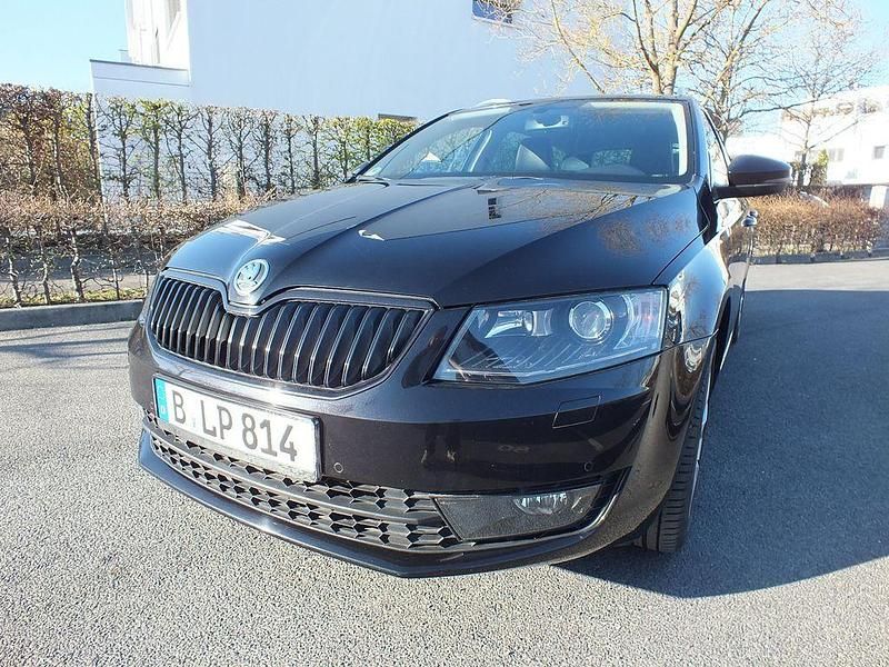 Gebraucht Skoda Octavia Elegance 179 PS (131 kW) 2014 Schwarz Kleinwagen