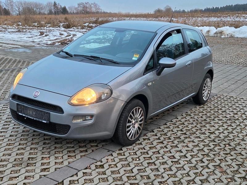 Gebraucht Fiat Punto 78 PS (57 kW) 2012 Grau Kleinwagen