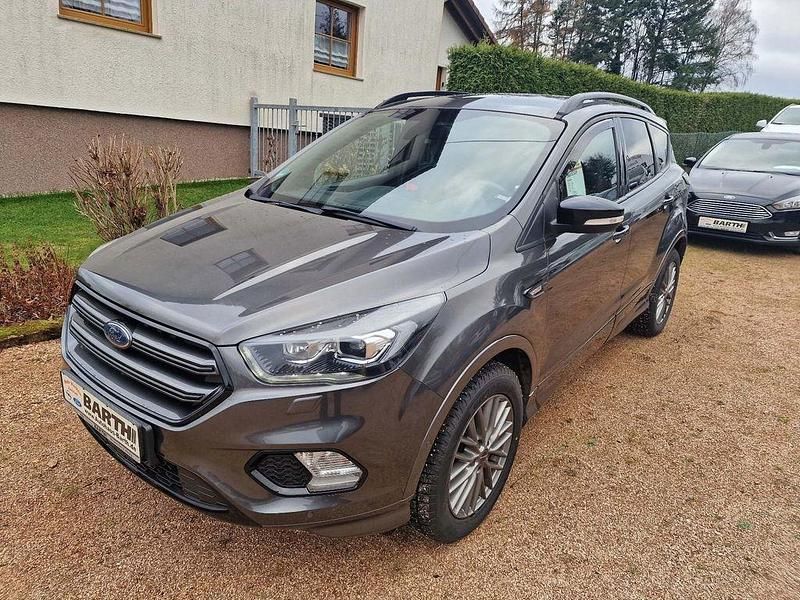 Magneticgrau (metallic) (metallic) Gebraucht 2019 Ford Kuga ST-Line SUV | 18.490 € (Etwas zu teuer) - Bild 1/4