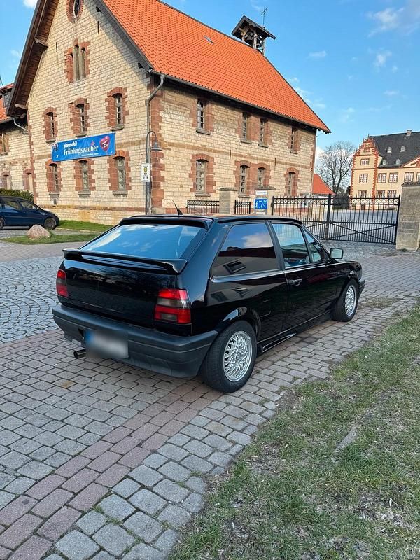 Gebraucht VW Polo 113 PS (83 kW) 1991 Schwarz Coupé