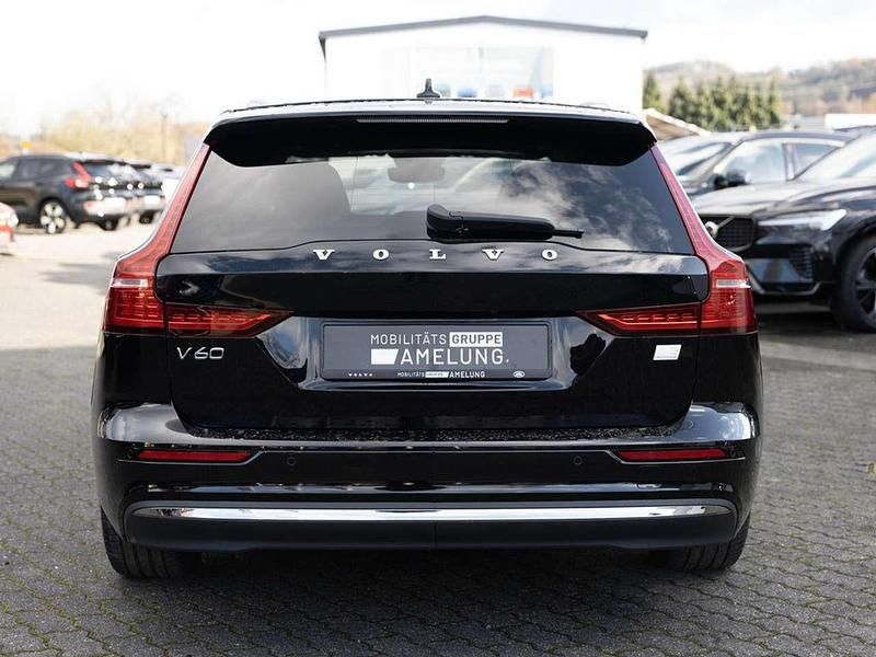 Gebraucht Volvo V60 Core 398 PS (292 kW) 2022 Schwarz Kombi