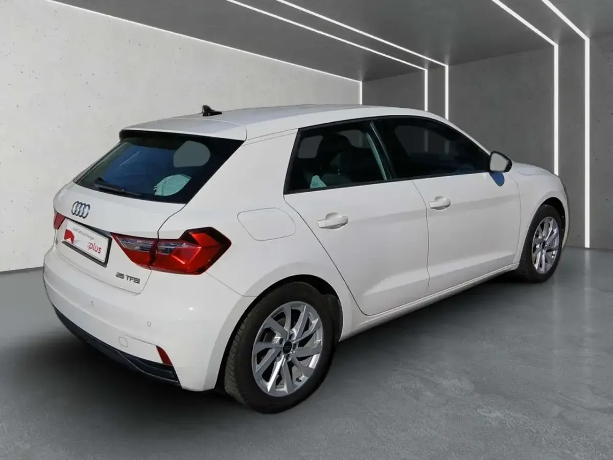 Gebraucht Audi A1 95 PS (69 kW) 2023 Cortinaweiß SUV