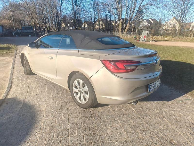 Gebraucht Opel Cascada Innovation 140 PS (102 kW) 2013 Beige Cabrio