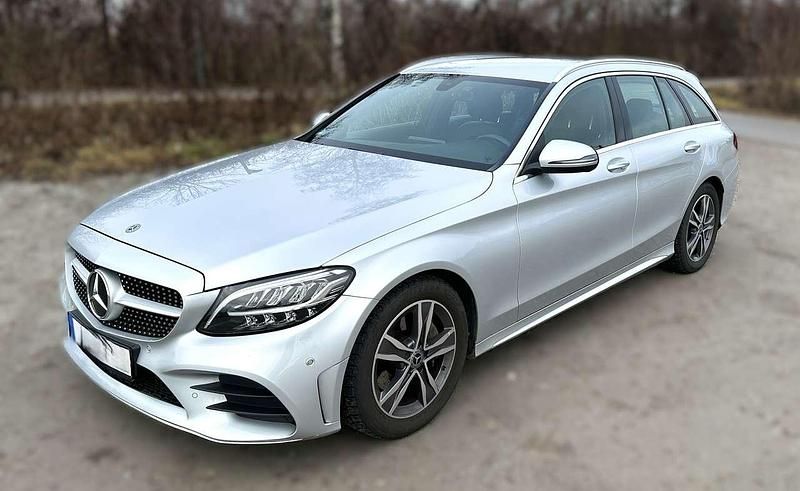 Silber Gebraucht 2018 Mercedes C220 AMG line Kombi | 25.990 € (Fairer Preis) - Bild 1/4