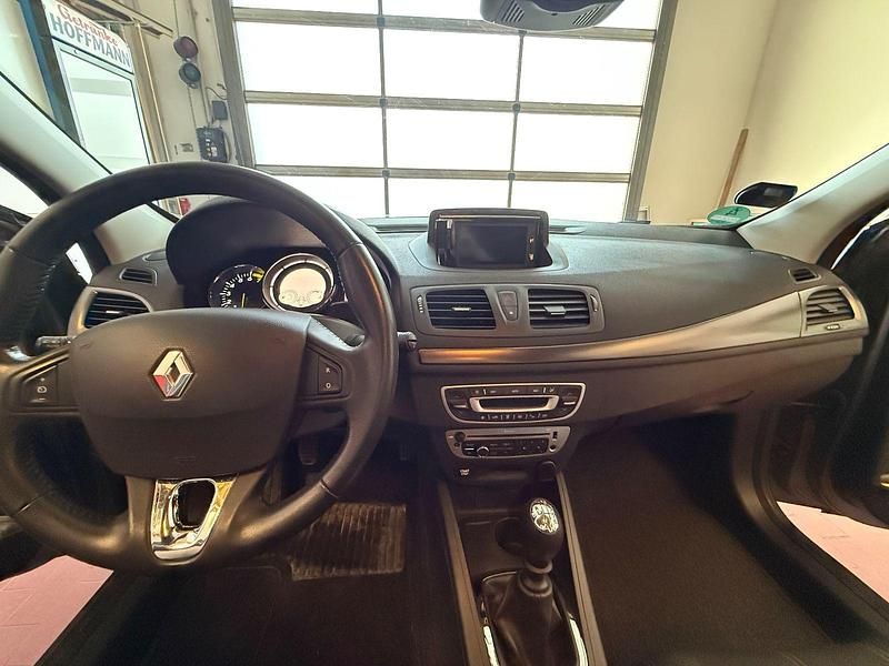 Gebraucht Renault Mégane GrandTour Dynamique 116 PS (85 kW) 2013 Grau Kombi