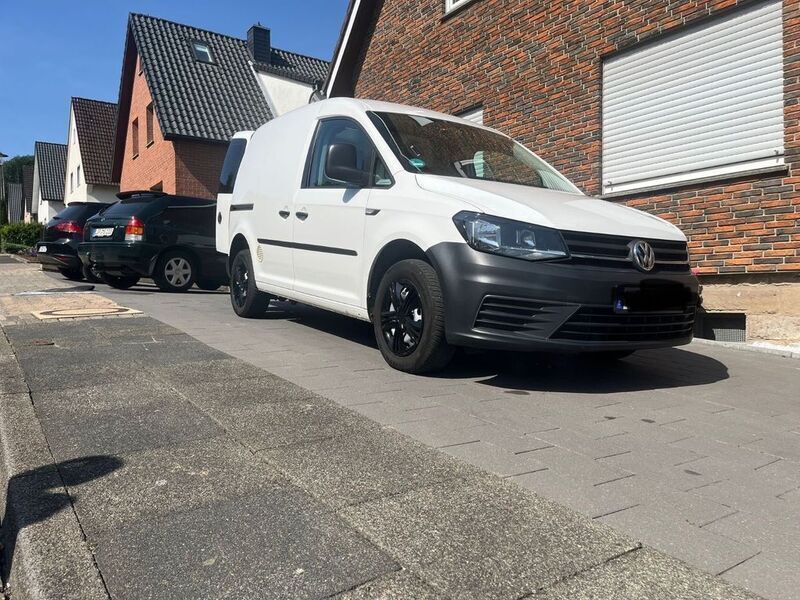 Weiß Gebraucht 2016 VW Caddy Van / Kleinbus | 7.550 € - Bild 1/4
