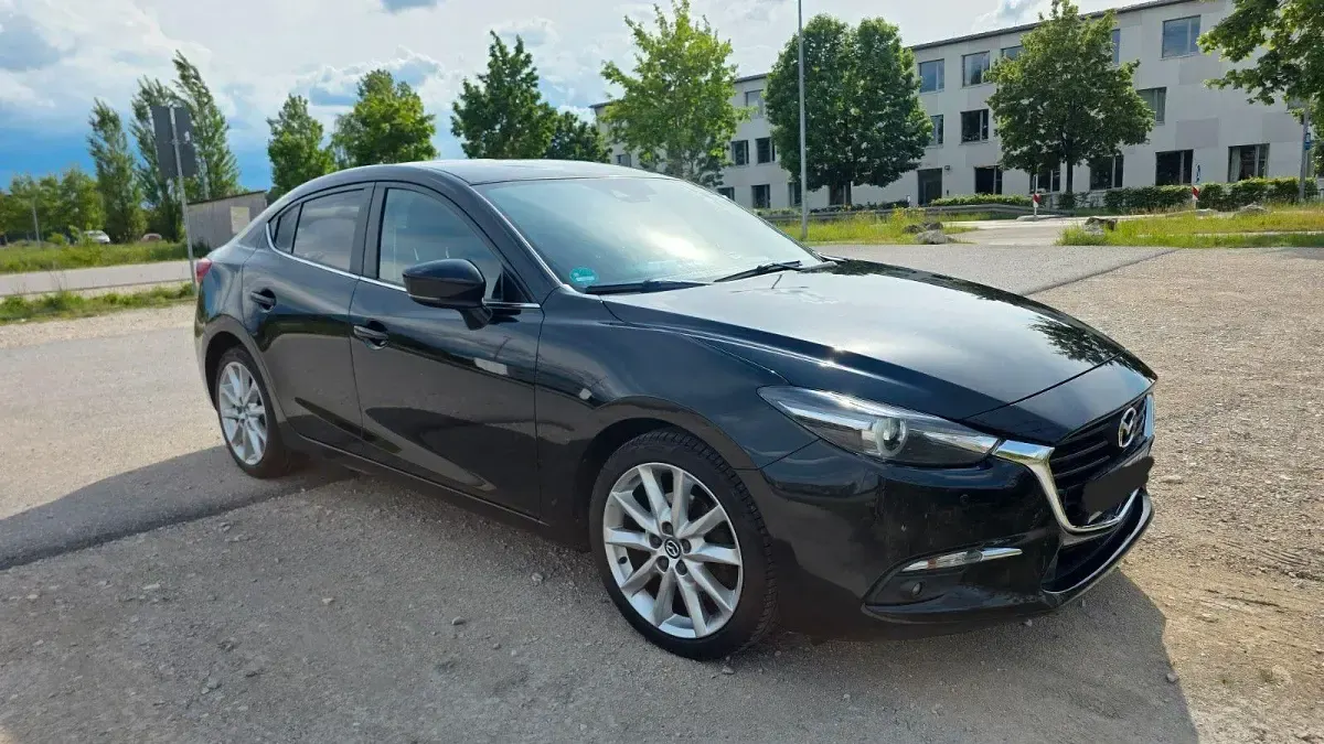 Gebraucht Mazda 3 Sports-Line 120 PS (88 kW) 2018 Schwarz Limousine