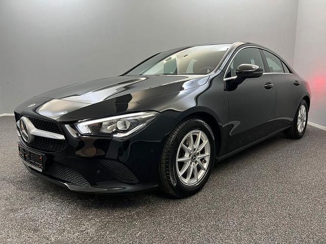 Schwarz Gebraucht 2019 Mercedes CLA180 Edition Limousine | 22.699 € (Guter Preis) - Bild 1/4
