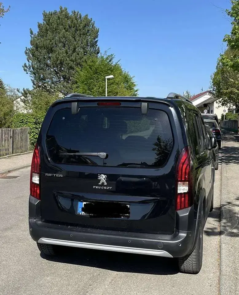 Gebraucht Peugeot Rifter Allure 131 PS (96 kW) 2020 Schwarz Van / Kleinbus