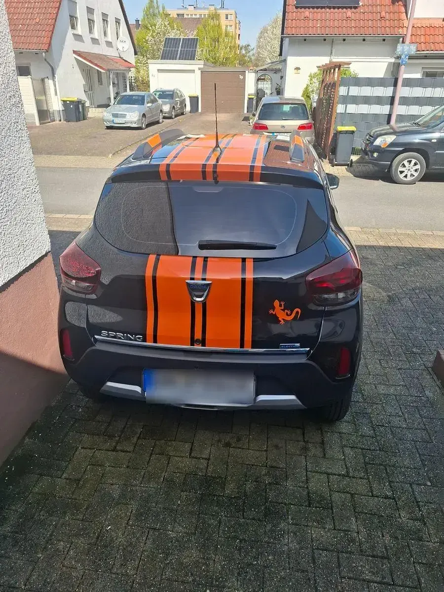 Usado Dacia Spring Comfort Plus 33 kW (45 CV) 2022 Negro Utilitario