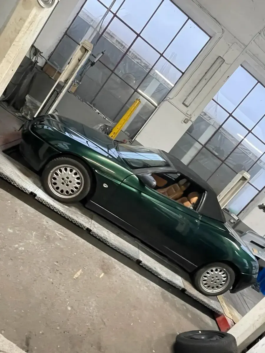 Second-hand Alfa Romeo Spider 150 CP (110 kW) 1998 Verde Cabrio