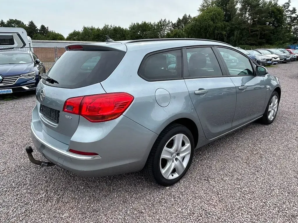 Gebraucht Opel Astra Active 140 PS (102 kW) 2013 Silber Kombi