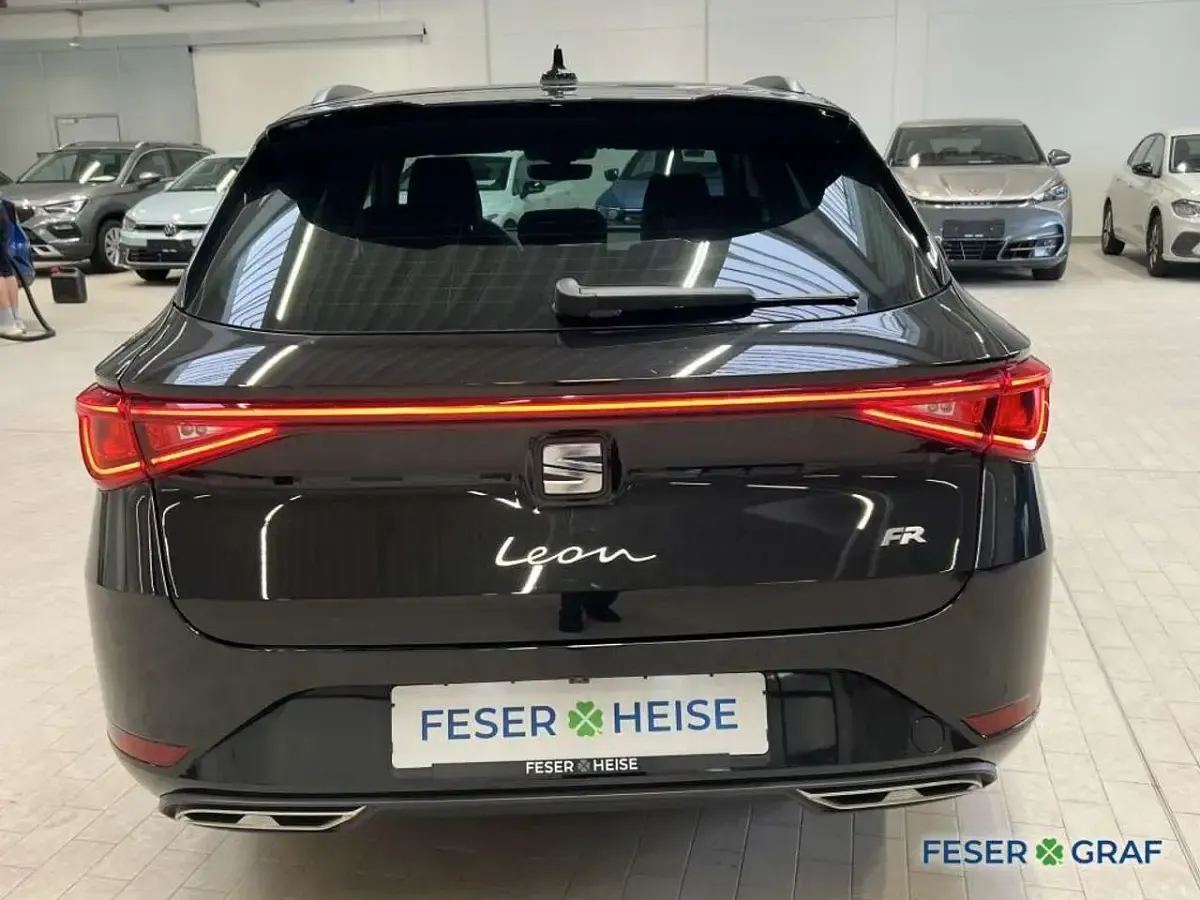 Gebraucht Seat Leon ST FR 150 PS (110 kW) 2025 Midnight schwarz metallic Kombi