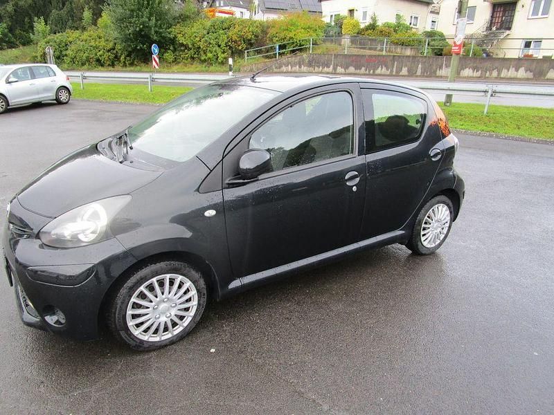 Schwarz Gebraucht 2014 Toyota Aygo Kleinwagen | 4.499 € (Fairer Preis) - Bild 1/4