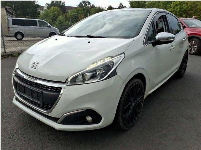 Weiß Gebraucht 2017 Peugeot 208 Allure Kleinwagen | 5.500 € (Superpreis) - Bild 1/1