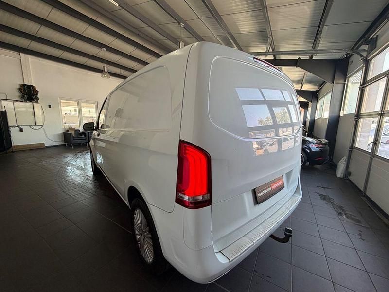 Gebraucht Mercedes Vito 190 PS (139 kW) 2015 Weiß Van
