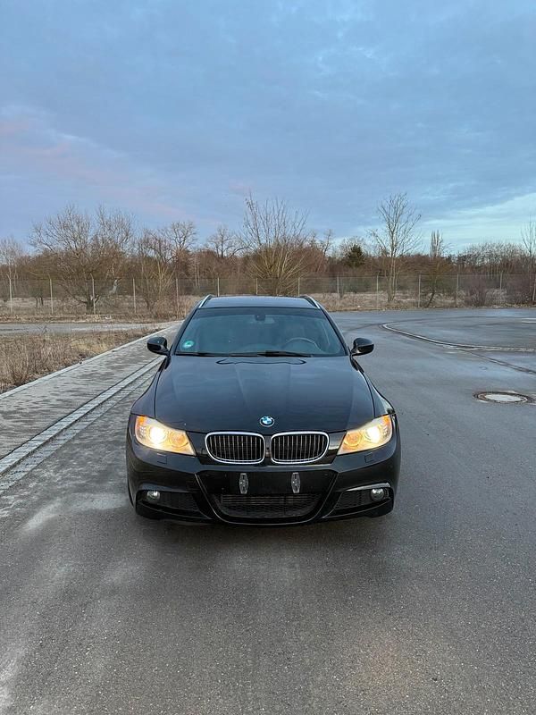 Gebraucht BMW 330 M Sport 245 PS (180 kW) 2011 Schwarz Kombi