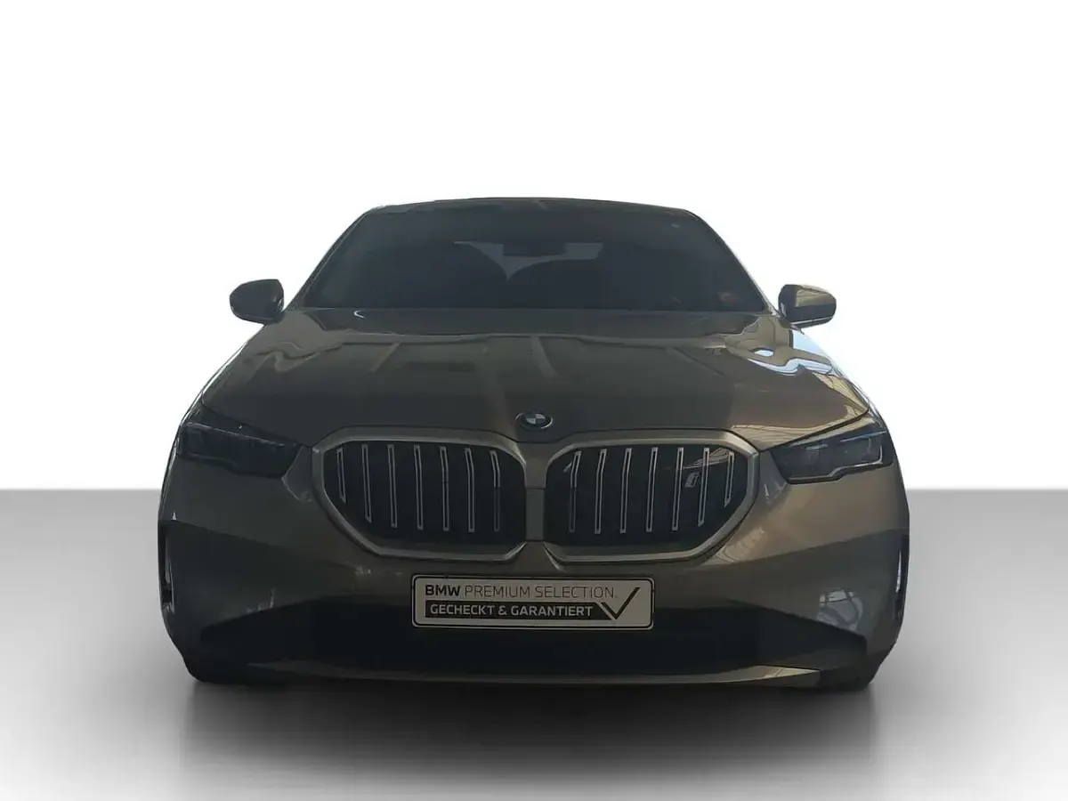Gebraucht BMW i5 Sport Line 250 kW (340 PS) 2025 Grau Limousine