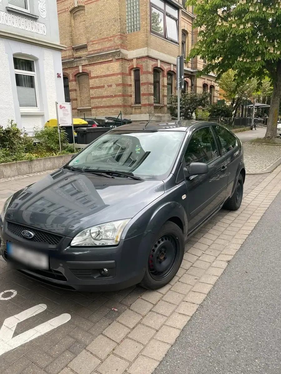 Second-hand Ford Focus 101 CP (74 kW) 2004 Gri Hatchback