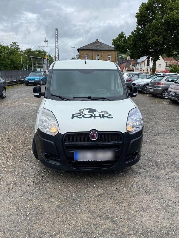 Weiß Gebraucht 2015 Fiat Doblò Van / Kleinbus | 5.200 € (Fairer Preis) - Bild 1/4