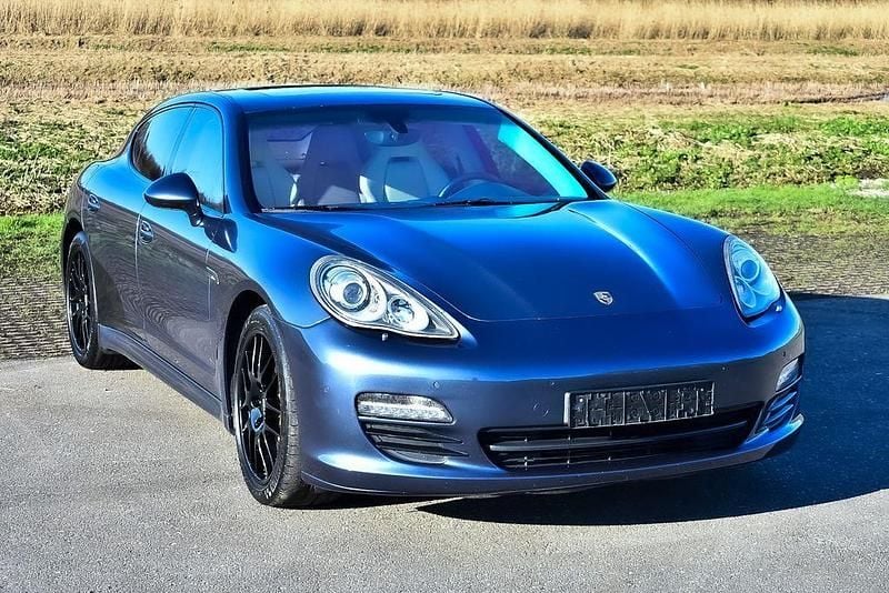 Second-hand Porsche Panamera 400 CP (294 kW) 2009 Albastru Hatchback