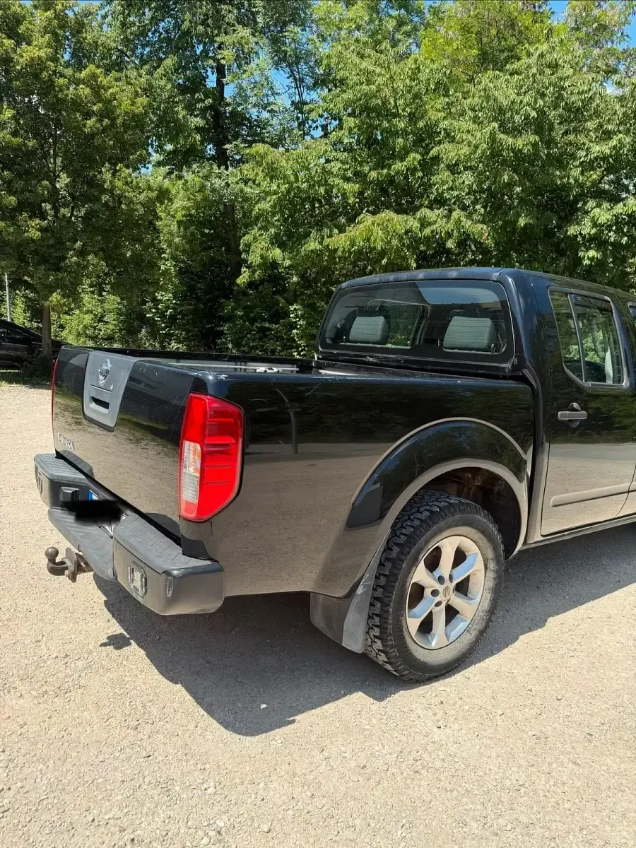 Gebraucht Nissan Navara 190 PS (139 kW) 2013 Schwarz Pickup