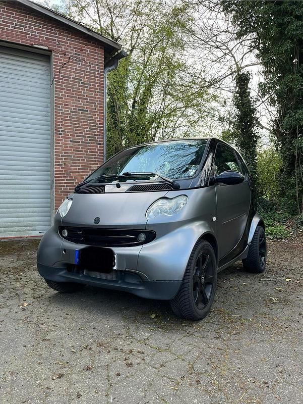 Grau Gebraucht 2004 Smart ForTwo Coupé Kleinwagen | 2.499 € (Etwas zu teuer) - Bild 1/4