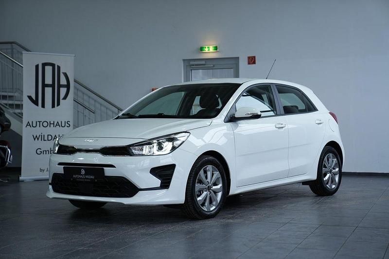 Gebraucht Kia Rio Vision 84 PS (61 kW) 2022 (ud) schneeweiss Kleinwagen