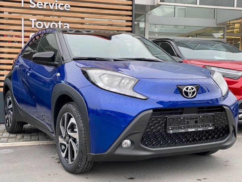 Blau Neu 2024 Toyota Aygo Team Kleinwagen | 18.490 € - Bild 1/4