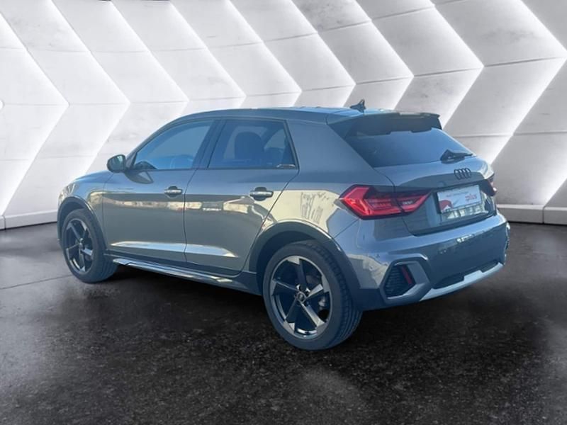 Używany Audi A1 Ambiente 150 KM (110 kW) 2024 Szary SUV