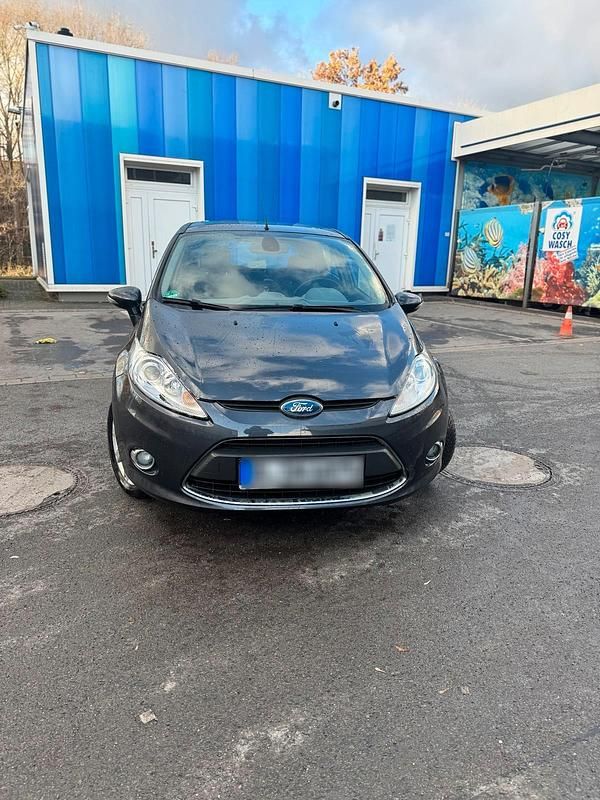 Gebraucht Ford Fiesta 82 PS (60 kW) 2010 Blau Kleinwagen
