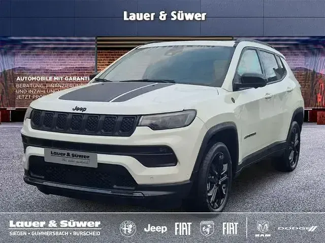 Neu Jeep Compass North 131 PS (96 kW) 2025 Weiß SUV