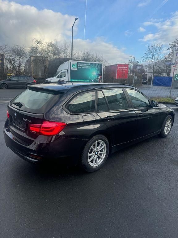 Gebraucht BMW 320 Advantage 190 PS (139 kW) 2015 Schwarz Kombi