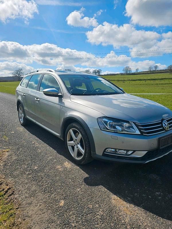 Second-hand VW Passat 170 CP (125 kW) 2012 Gri Break